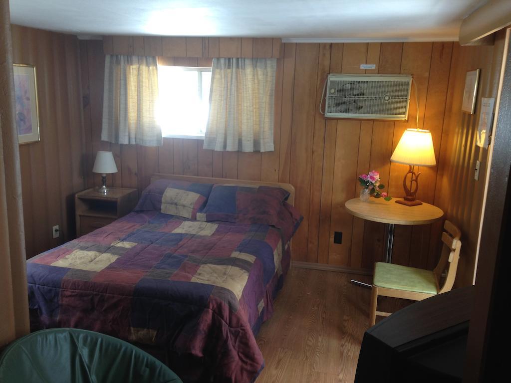 Amber Lantern Motel Lake George Szoba fotó